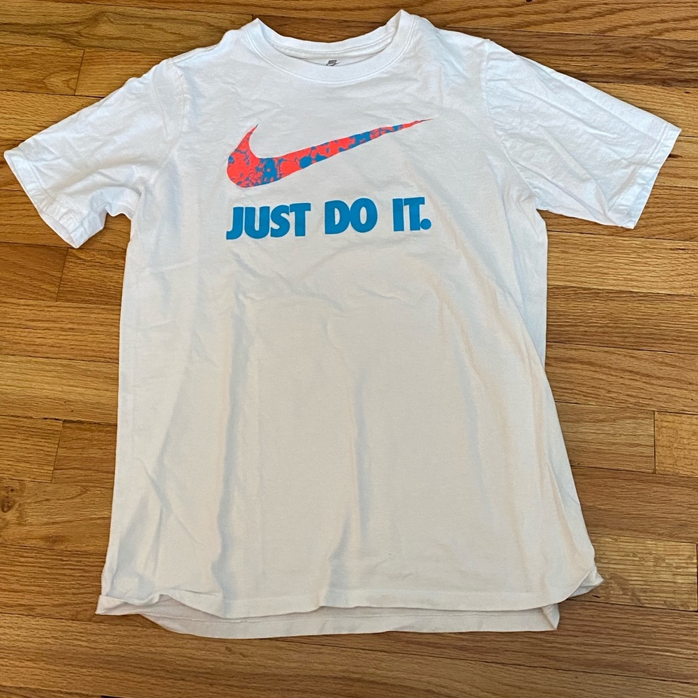 Girls Athletic Cut Nike Tee